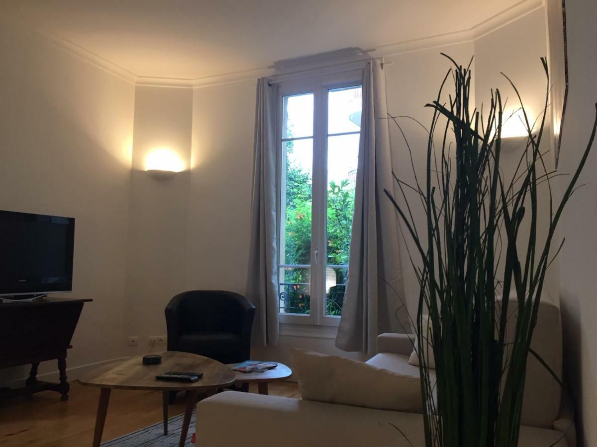 Nice Grand appartement face jardin Extérieur photo